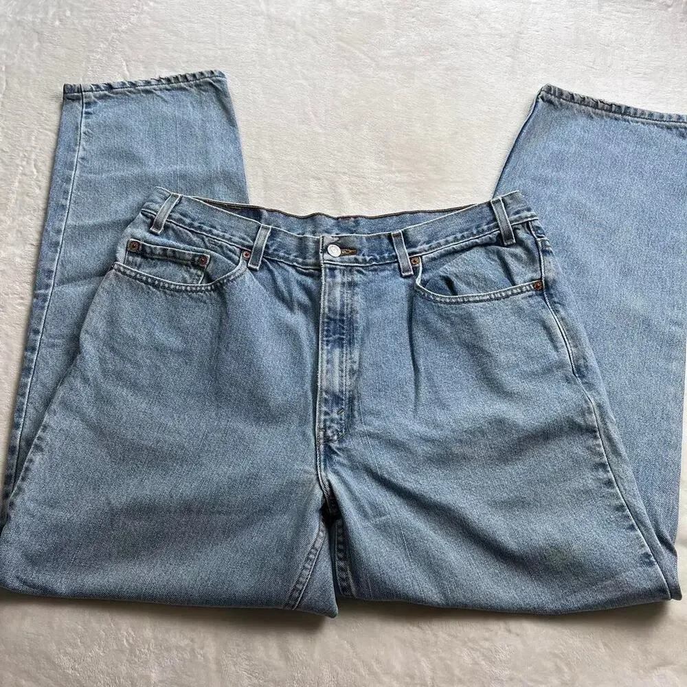 Levi’s 550 Relaxed Fit Vintage men’s size 38x31 light wash Jeans 2001